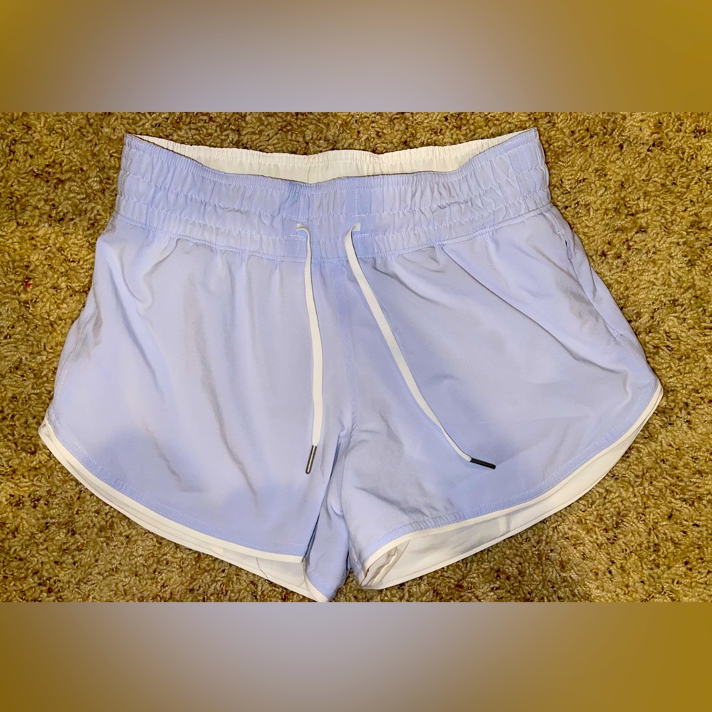 Lululemon Size 4 Serene Blue/White Choose A Side 3” Reversible Short